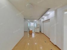 有地暖沿河景观顶楼 上证面积85平+面积+高DE房l