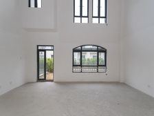 漫山花海(唐顿庄园) 5室2厅 毛坯