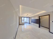 三环外精装修高楼层二居室客厅朝南