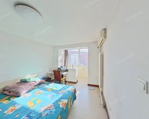南沙滩小区,南向一居室,高楼层,采光好,楼龄新,安静不临街