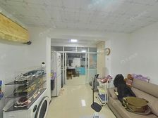 一房带20+平方花园,精装修的,看房提前