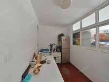 中间楼层,徐汇区板块的洼地所在,掘金轨15号线之边上