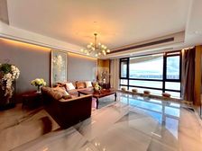 悦海湾 海滨路悦海湾 250平 750万 包车位一个