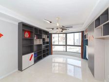 中央&花园 中间楼层 20楼 花园 4室2厅 精装修