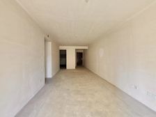 交通便利,配套齐全,次新小区环境好