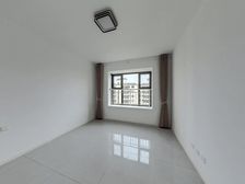 洋房社区 中间位置 随时看房 密码钥匙