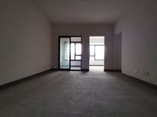 楼下双地铁 清水三房 还没入住过 龙湖悠山小筑