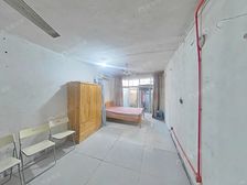 新出带天井1房 小区位置好 有钥匙看房方便