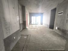 华西茗城市中心靠近火车站。