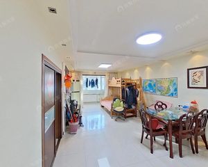 海淀区北三环马甸牡丹园三居室南北通透全明格局。