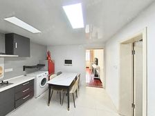 新上朝南一房,新装修,非顶楼位置好,价可谈,税费各付