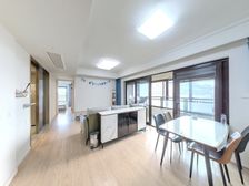 23号线地铁口 边套大横厅 视野好 采光好 诚售 欢迎品鉴。