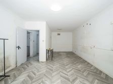 五星公寓1室2厅1卫1阳台东1/24层