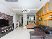 东边套经典联排,满五年,带车库 车位,视野开阔,欢迎实地看房