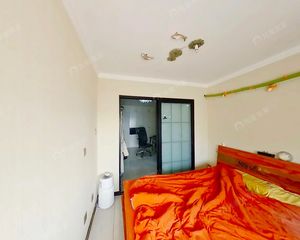 泰禾西府玉苑精装一居 满五住宅中层西向 230万