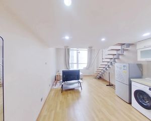 海淀区海淀南路 苏州街地铁站西侧 LOFT精装户型