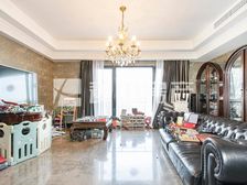 3室2厅荣尊堡国际公寓