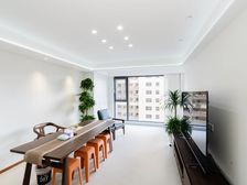 龙运天城旁 璞樾门第3室精装 中间楼层 南北通透