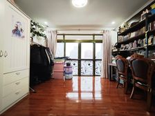 南岸区 贝迪新城二期 五房 160万