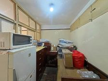 内环边,花园旁,5站静安寺,一室一厅