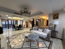 (带双车库)5房5卫(业主诚意出售)看房方便(价格可谈)