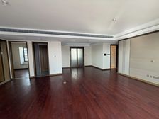 新上 铂雅花园 四房 精装保养很好 房东吐血价格卖房 着急出