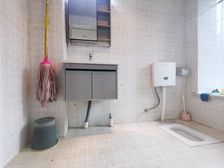 双轻轨旁边,精装修3房,业主急售