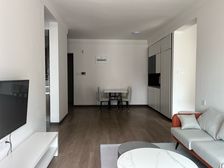 两江新区轻轨旁万科精装三房