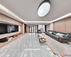 景瑞望府精装大别墅 东边套花园260平米装修保养好 拎包入住