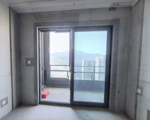 国贸梧桐原3室2厅1卫南朝向200.0万元/套出售