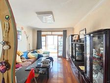 出门12号线,送露台40平,接受置换,诚心出售,看房方便.