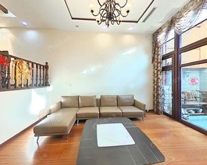 四季青 诸子阶精装联排 可直接入住 层高4.5米 私家车库