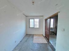 地/铁口新上三房,中间位置,近南门,电梯房,价//格有空间