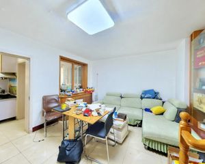 满园里一楼采光好 满五年唯一税费低配套齐全