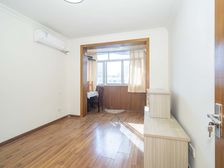 普陀长风南向两房 满五简装 顶层采光佳