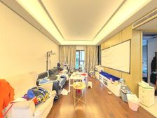 地铁口!瑞金医院旁!学学都在!位置好采光佳!诚售!欢迎品鉴。