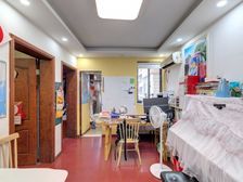 通海一小区 中楼层,双南两房,采光充裕,靠近23号线地铁