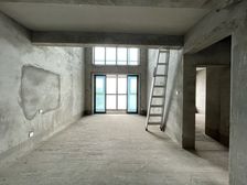 本小区在售小高层一线江景跃层大四房2梯4户