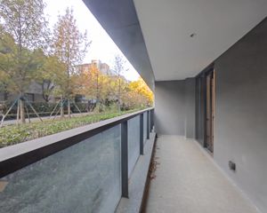 中海·新芝源境4室2厅2卫南朝向410.0万元/套出售