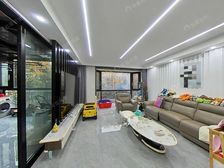 浦东内环源深板块,4房设计1露台1保姆间,婚房装修,拎包即住