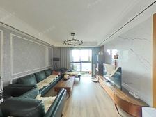 比邻高尔夫公园 宜居 位置安静 带车位