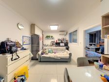 15号线永德路200米,精装二室高层, 温馨暖居,欢迎品鉴。