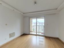 视野开阔,采光充足,近地铁 万科物业经典三房二厅,欢迎品鉴。