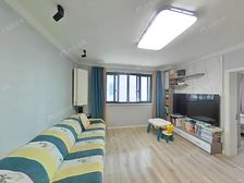 2楼 边套全明户型 商品房 位置安静 采光好 自住精装修