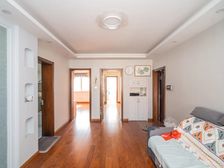 博爱花苑南向精装两房 满五顶层视野佳