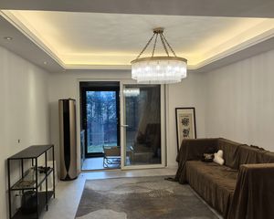 诚售万科品质一楼有地暖带40平南花园一梯一户私密性强