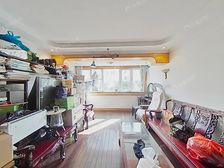 空中花园社区,小区环境干净,绿化好。一梯两户,南北通透。