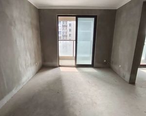 上城印象 房龄新 临地铁 双卫格局 小三居 交通便利