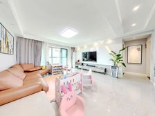 全新装修三室两厅边套房,三开间朝南好楼层,两梯两户