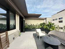 金科临江豪装合院别墅,业主装修800可,现代风带电梯带地暖